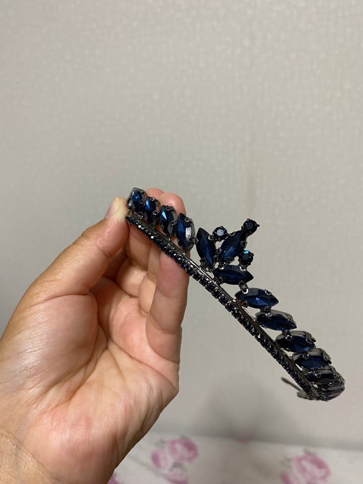 Koyu Mavi Parlak Taşlı Gotik Taç - Görsel 3