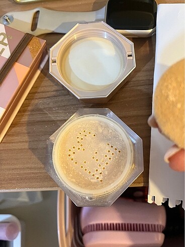  Beden Fenty Beauty Pudra