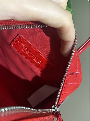  Beden kırmızı Renk Bershka kırmızı mini çanta
