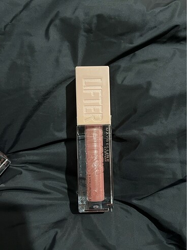 Maynellıne gloss 03