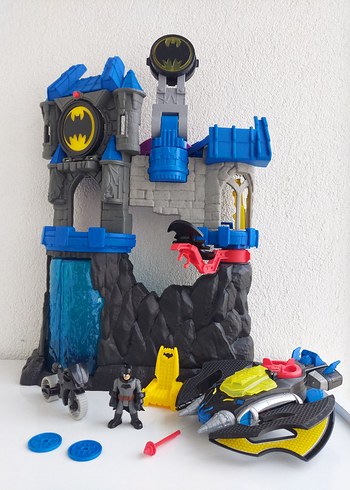 Fisher Price Dev boy batman karargahı evi magarası batwing uçağı