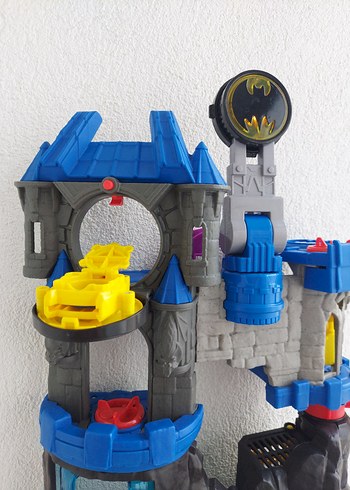 Beden Renk Dev boy batman karargahı evi magarası batwing uçağı