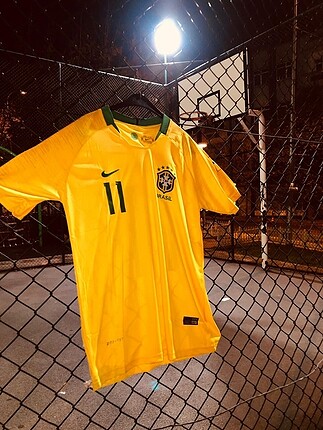 Nike Brezilya Milli Takım Forması M Beden