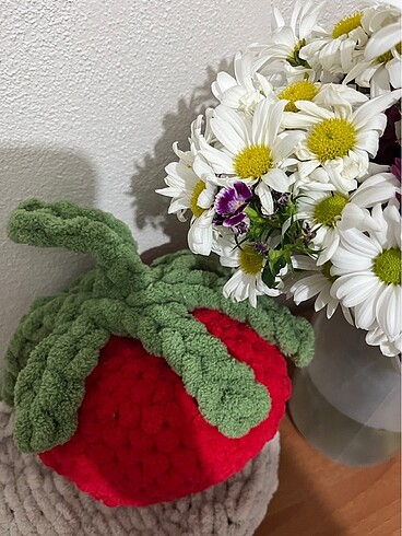 Beden puffy çilek yastık