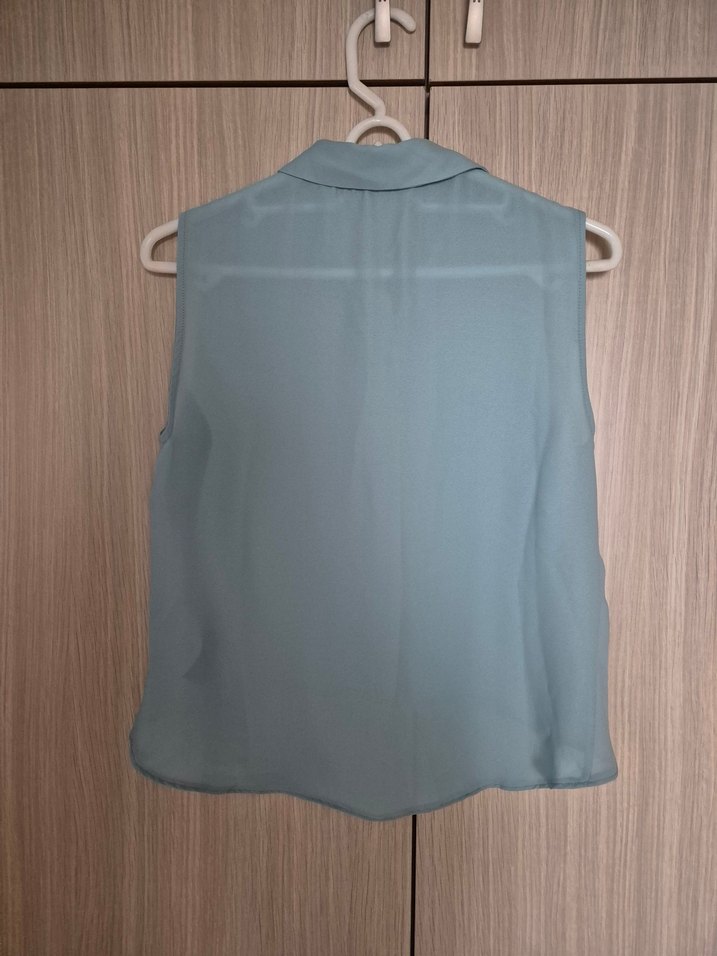 Yeşil Kolsuz Düğmeli Kadın Gömlek - Görsel 2