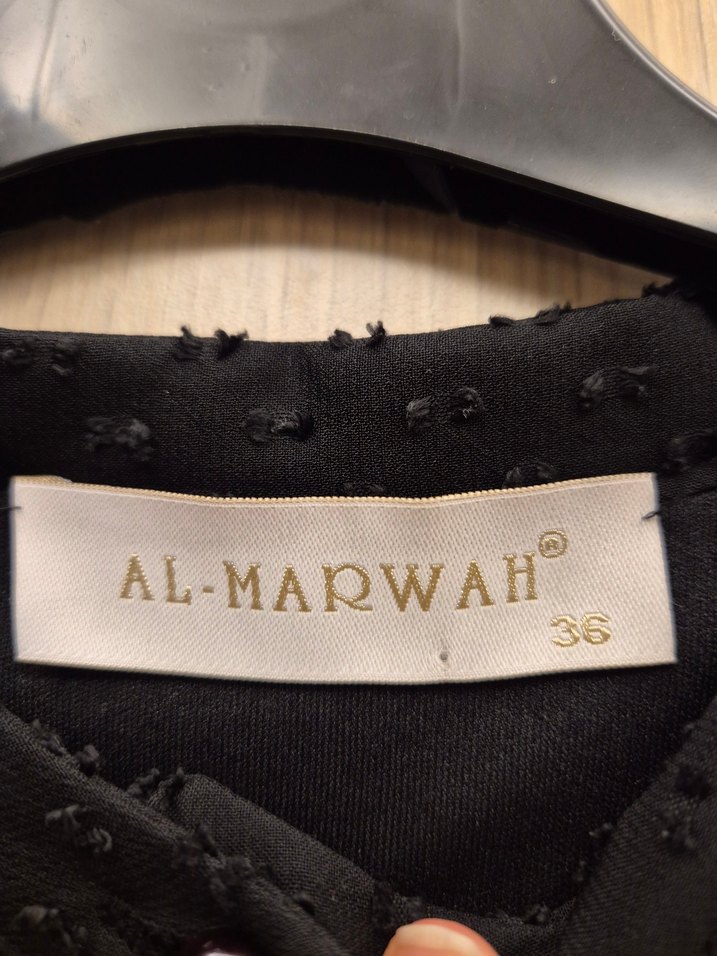 Uzun Kollu Siyah Fırfırlı Kadın Elbise - Görsel 2