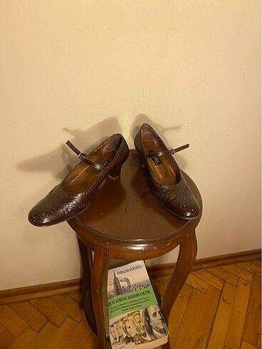 Vintage hakiki deri topuklu ayakkabı