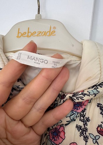 Çiçek Desenli Kapüşonlu Kız Mont - Görsel 3