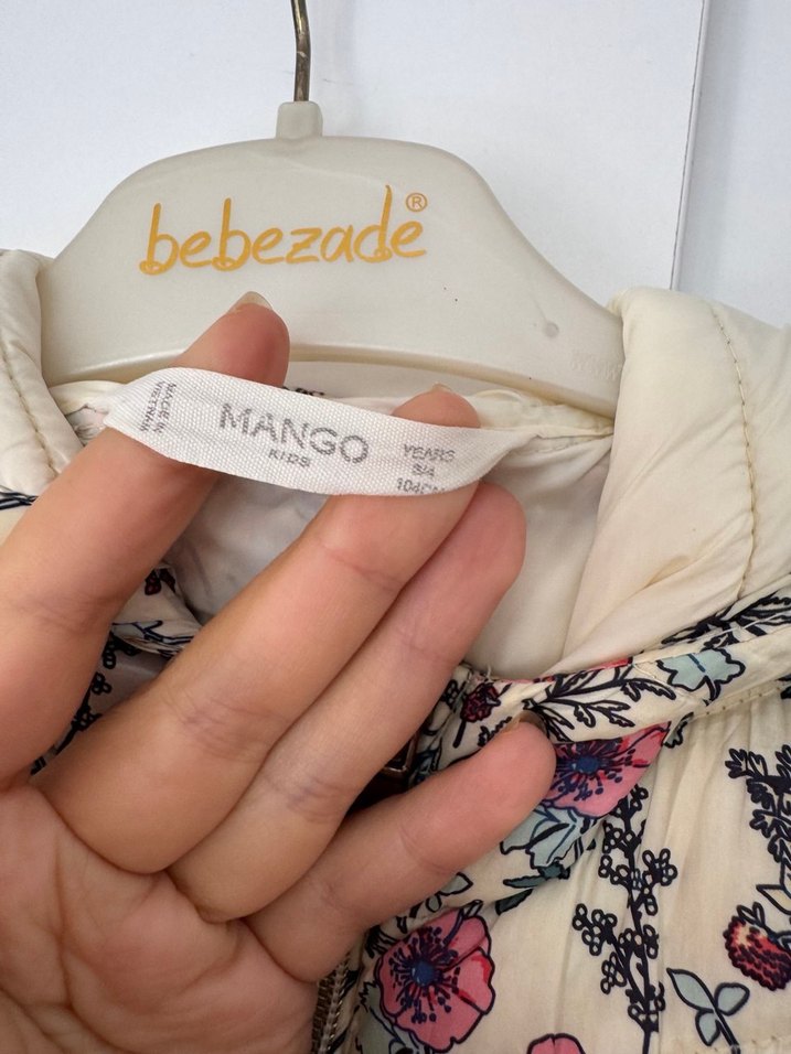 Çiçek Desenli Kapüşonlu Kız Mont - Görsel 3