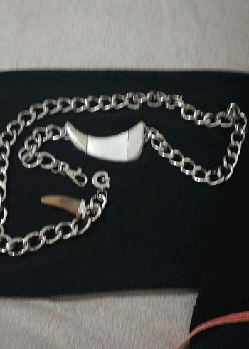 Gümüş rengi guess kemer