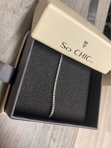 So chic su yolu bileklik