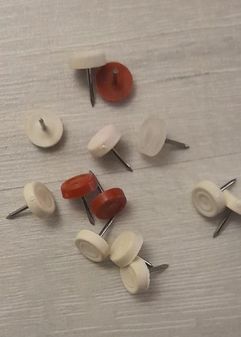 Çivili Masa Sandalye Zemin Koruyucu Beyaz Plastik Ayak - Görsel 2