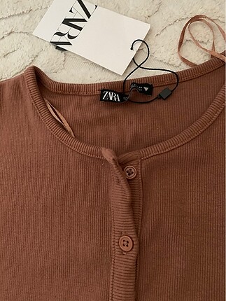 zara düğmeli crop hırka