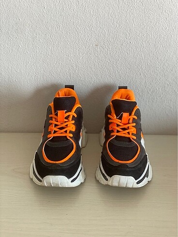 36 Beden Spor ayakkabı