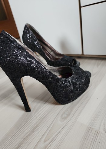 Siyah Dantel Detaylı Yüksek Topuklu Abiye Ayakkabı - Görsel 3
