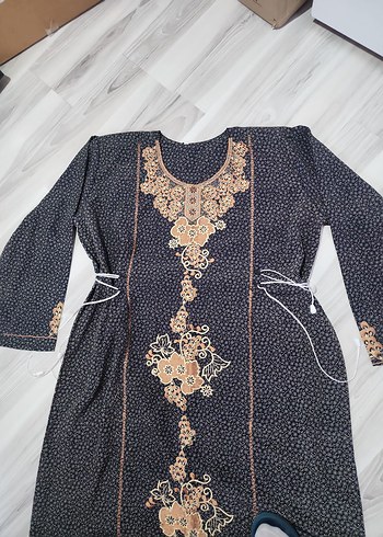 nakış İşlemeli Uzun Kadın Elbisesi - Görsel 4