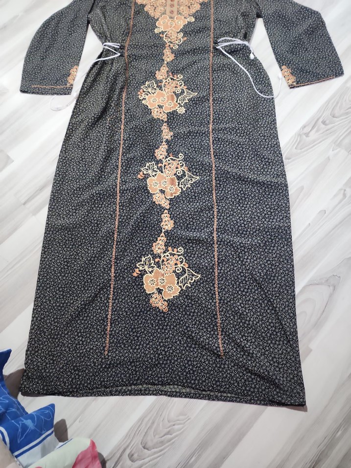 nakış İşlemeli Uzun Kadın Elbisesi - Görsel 2