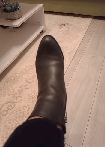 Siyah Deri Tokalı Blok Topuklu Kadın Bot - Görsel 4