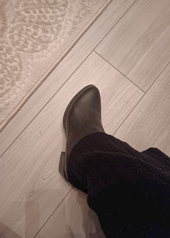 Siyah Deri Tokalı Blok Topuklu Kadın Bot - Görsel 8