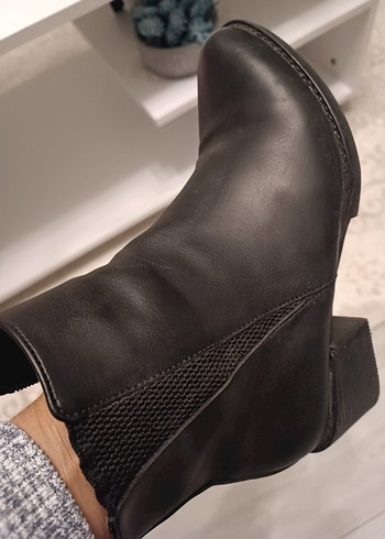 Siyah Deri Tokalı Blok Topuklu Kadın Bot - Görsel 5