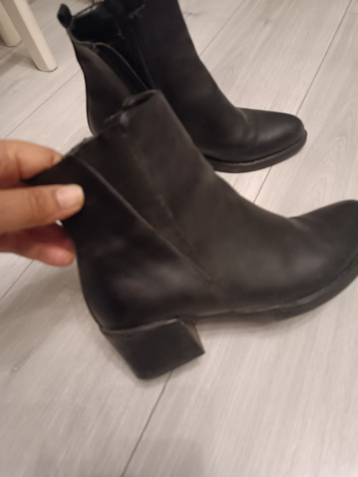 Siyah Deri Tokalı Blok Topuklu Kadın Bot - Görsel 3