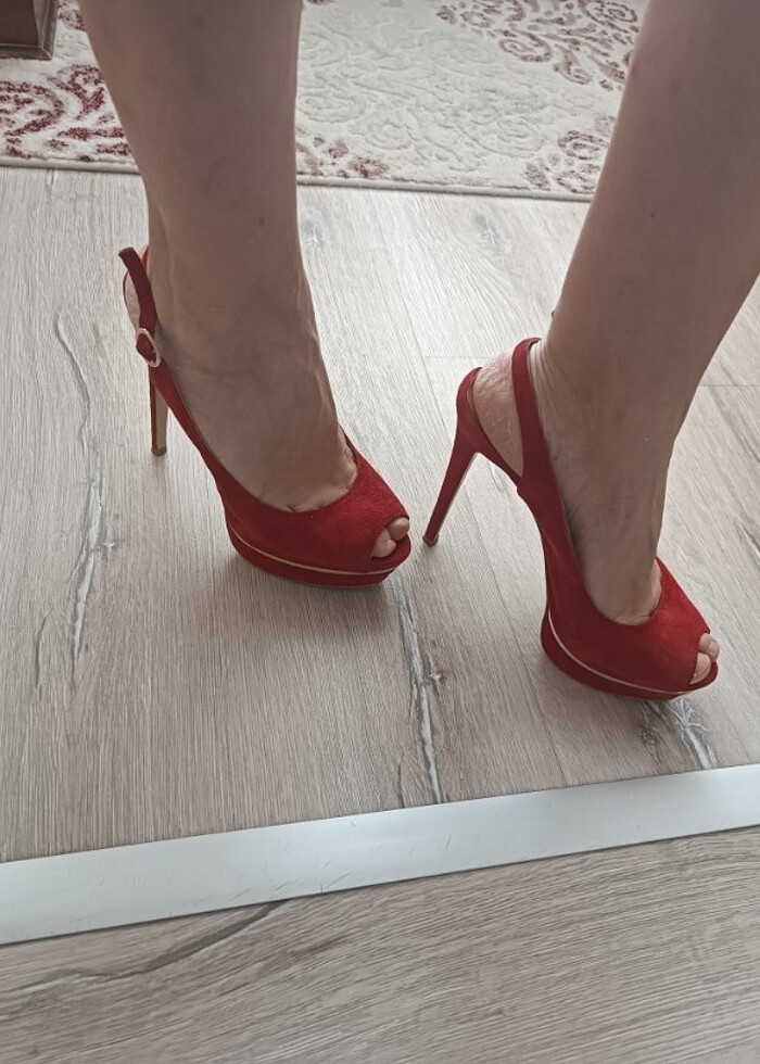İpekyol kırmızı platform topuk kırmızının farkı çok şık - Görsel 3