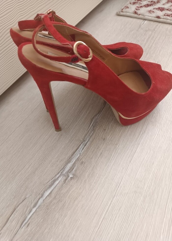 İpekyol kırmızı platform topuk kırmızının farkı çok şık - Görsel 4