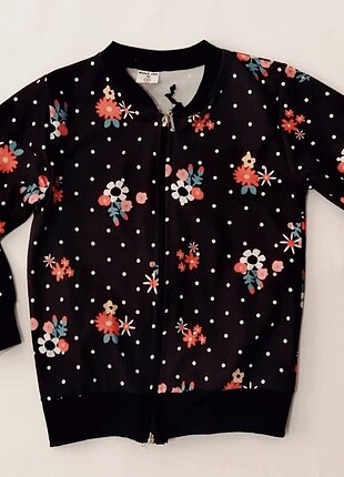Diğer Çicekli Pijama Takımı 4,5,6,7,8 Yaş