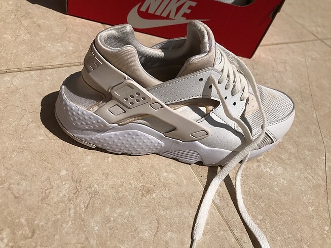 38,5 Beden beyaz Renk NIKE HUARACHE