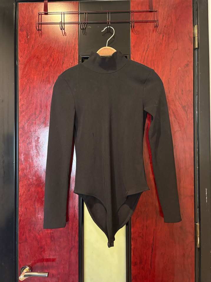 Siyah Yüksek Yakalı Body - Görsel 2