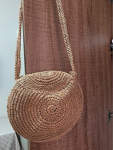 Bershka Hasır yuvarlak çanta