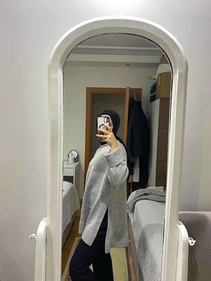 Gri Yüksek Yakalı Salaş Triko Kadın Kazak - Görsel 3