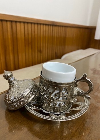 Parlak Bej İşlemeli Kahve Fincanı ve Tabağı - Görsel 2