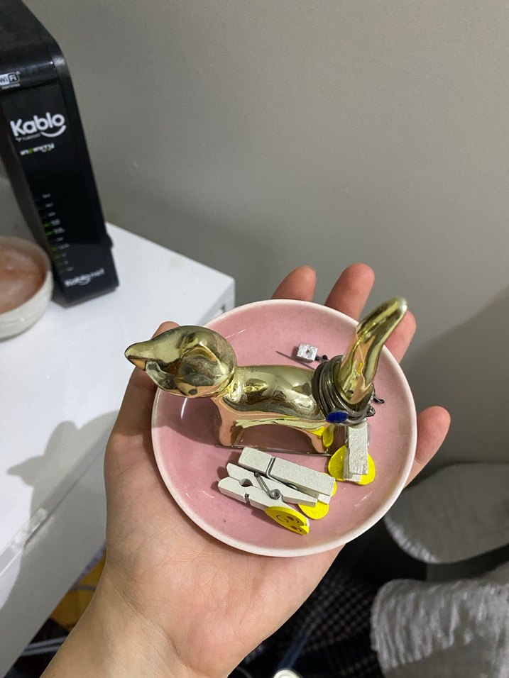 Altın Renkli Kedi Figürlü Takı Askısı - Görsel 3