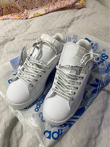 38 Beden beyaz Renk Adidas ayakkabı