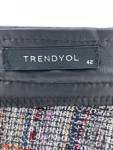 42 Beden çeşitli Renk Trendyol & Milla Mini Etek %70 İndirimli.