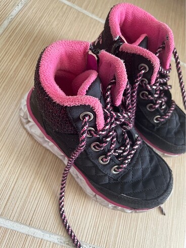 Skechers