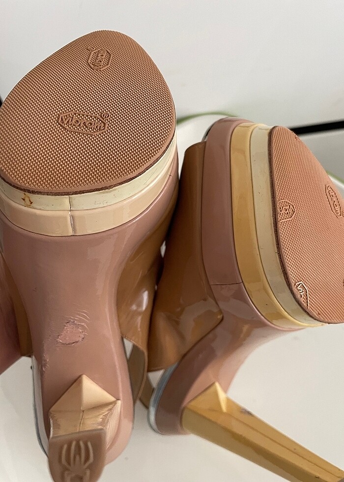 Louboutin - Görsel 3