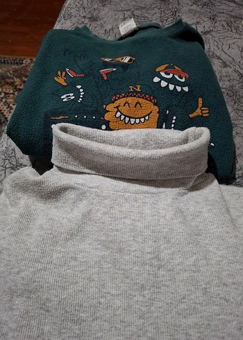 2 tane  bogazlı  tısort  ve bısıklet yaka ust tısort - Görsel 3