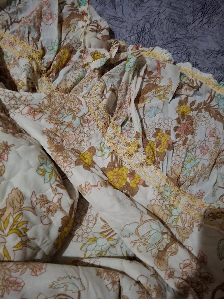 Nakışlı Bej Pastel Yatak Örtüsü - Görsel 3