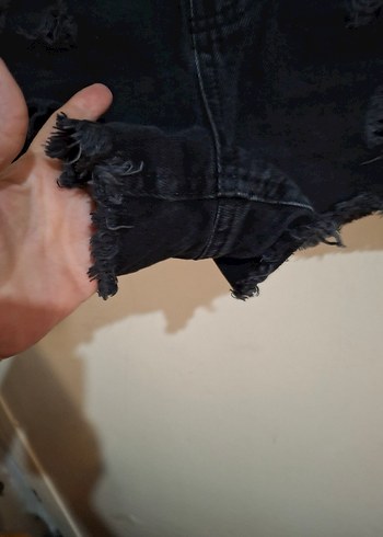 Diğer Siyah Yırtık Mini Denim Şort