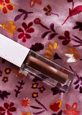 Beden Maybelline Plump Gloss