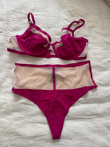 Victoria secret iç çamaşırı takımı