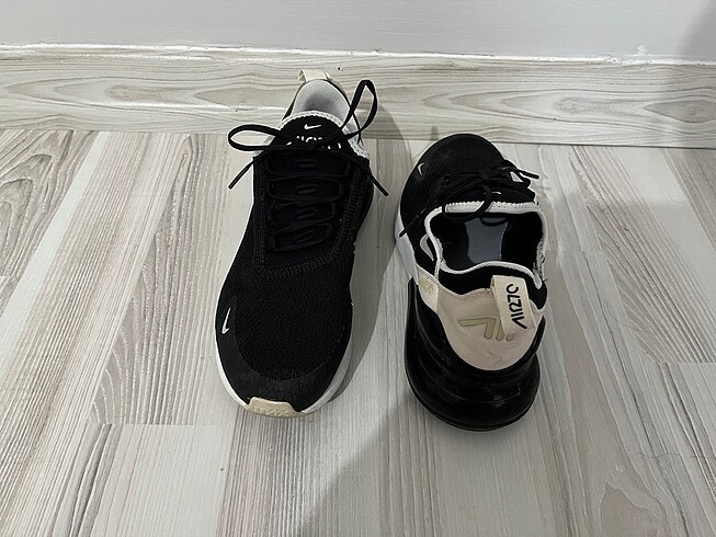 39 Beden Nike air max 270