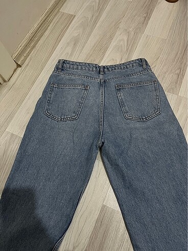 34 Beden Mavi yırtık jean