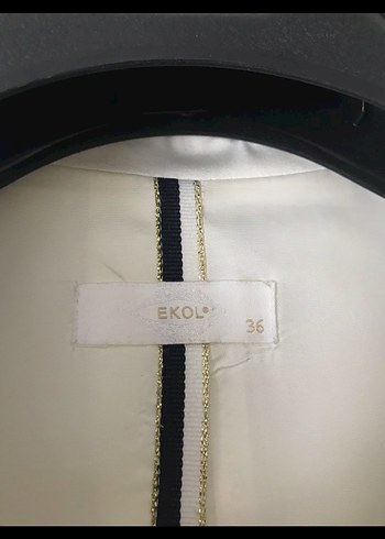 36 Beden Kadın Beyaz Düğmeli Midi Blazer