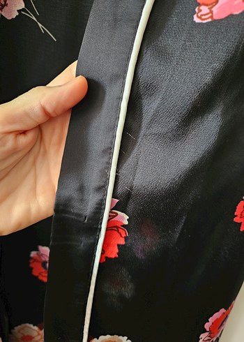 On Fashion Çiçek Desenli Siyah Uzun Kimono