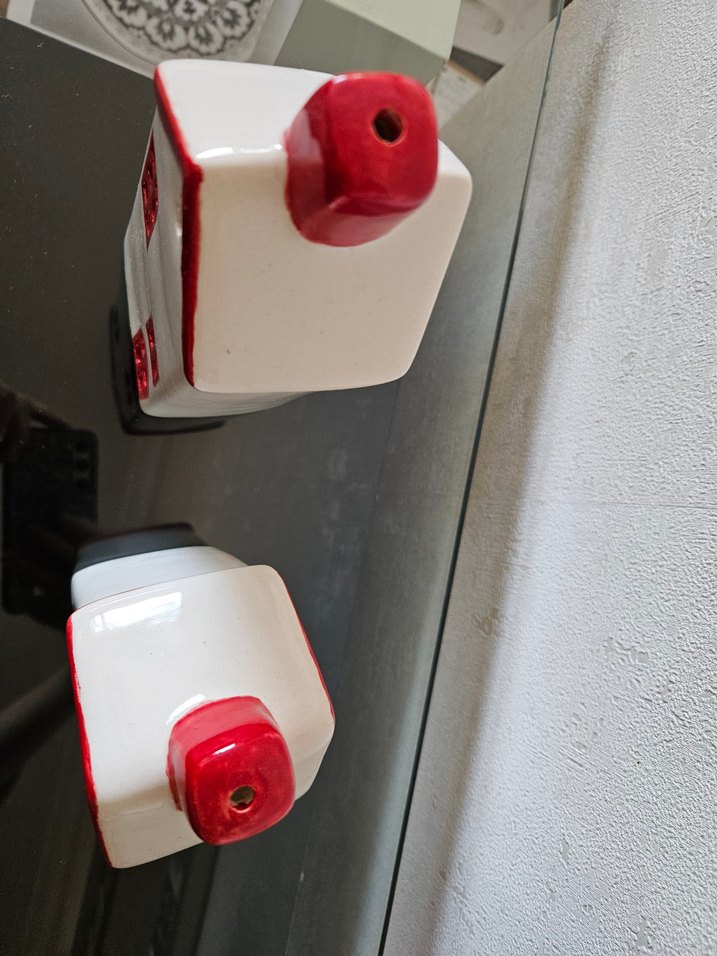 Kırmızı Çatılı Beyaz Ev Biblo Seti - Görsel 4