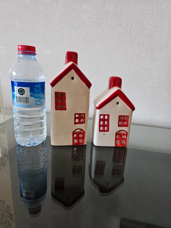 Kırmızı Çatılı Beyaz Ev Biblo Seti - Görsel 5