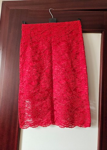 Dantel Detaylı Kırmızı Midi Eteği - Görsel 2